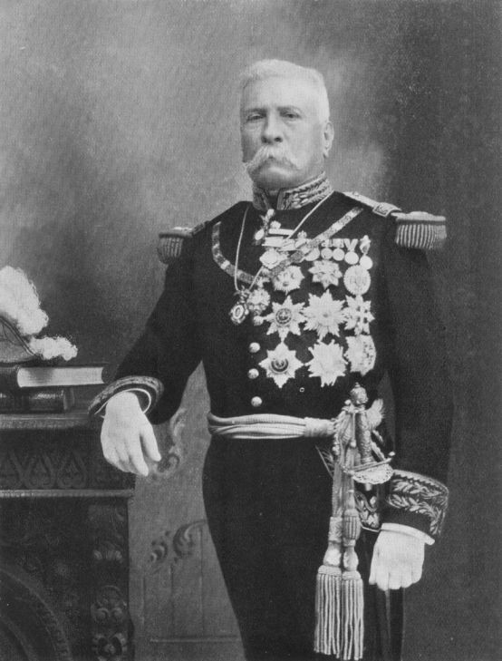 Porfirio Diaz in uniform (1)